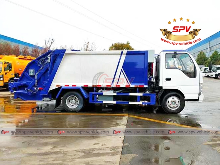 ISUZU Rubbish Collection Truck - Right Side View